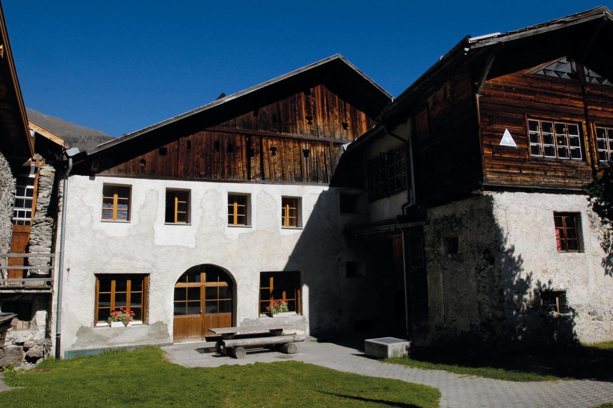 Sta-Maria Youth Hostel Santa Maria Val Muestair Εξωτερικό φωτογραφία