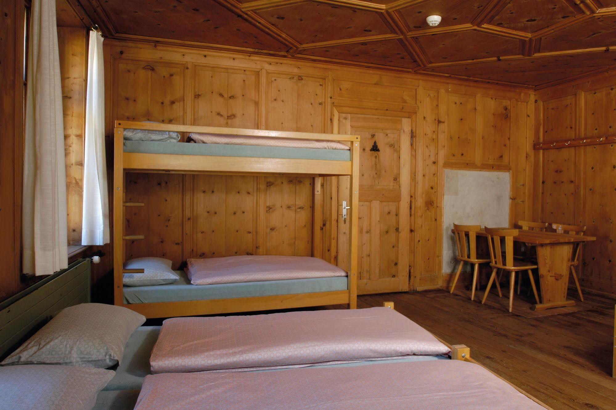 Sta-Maria Youth Hostel Santa Maria Val Muestair Εξωτερικό φωτογραφία